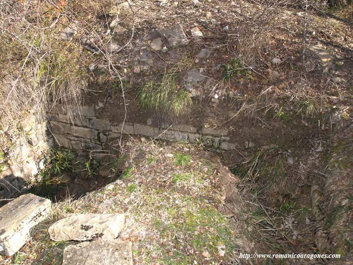 EXCAVACIN DE LA CABECERA. INTERIOR DE LA MISMA, HACIA EL ESTE